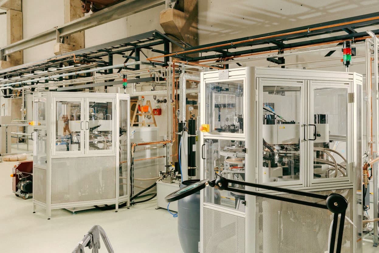 Yoyaku buys a Berlin pressing plant and opens its first shop outside Paris, in Barcelona