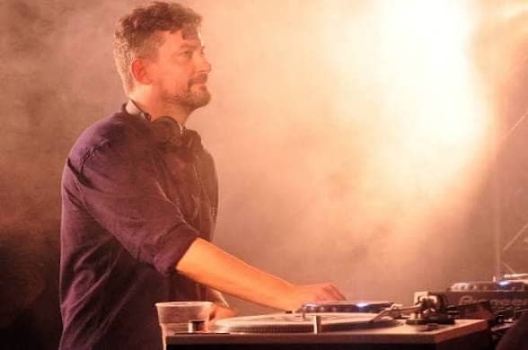 Bonobo announces new album Distance In Static, led by club-facing single 'Me and You', and hints it may be his last in this form