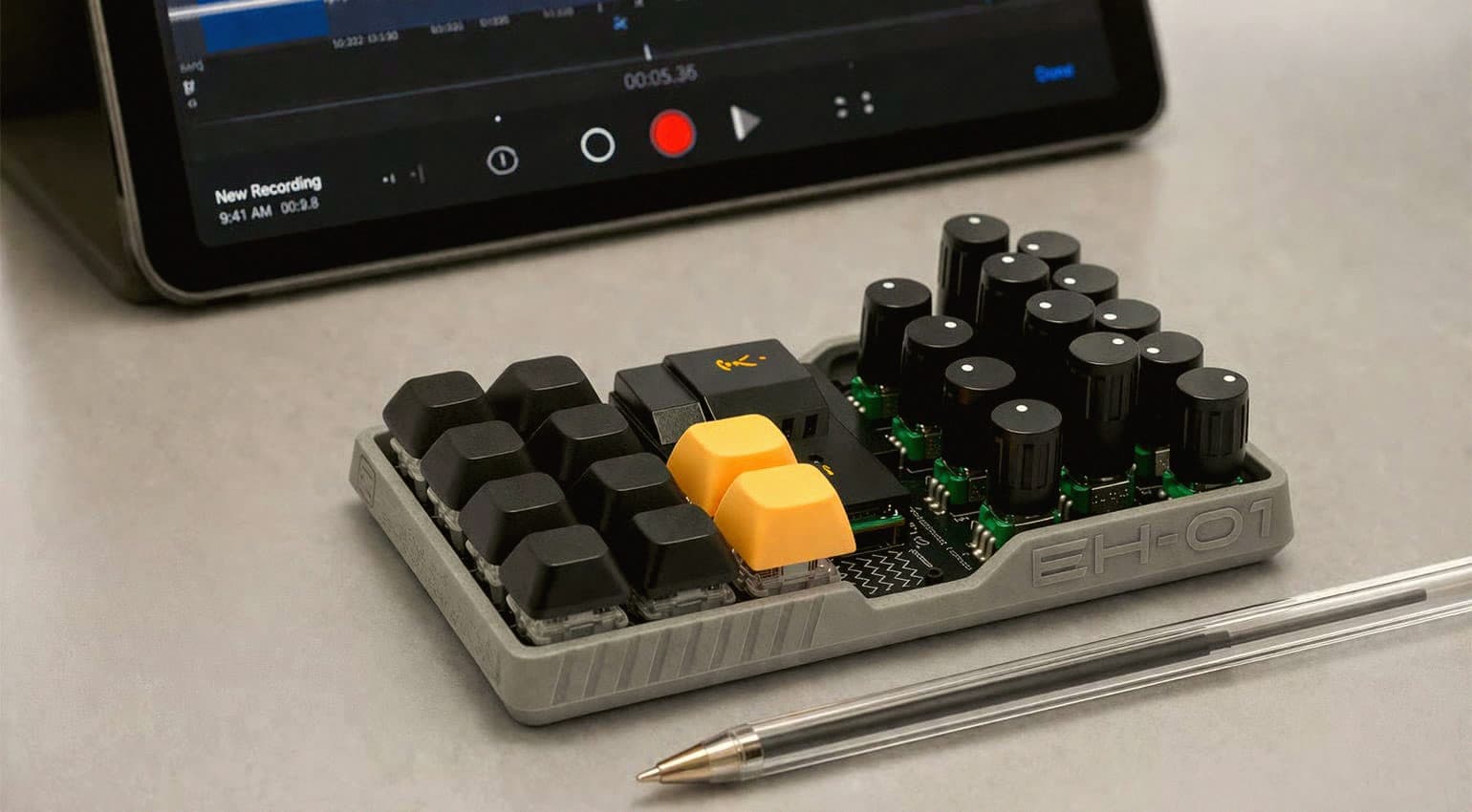 The Edgehog EH-01 is a pocket sampler-synth with no screen, 3D-printed parts and a $179 price
